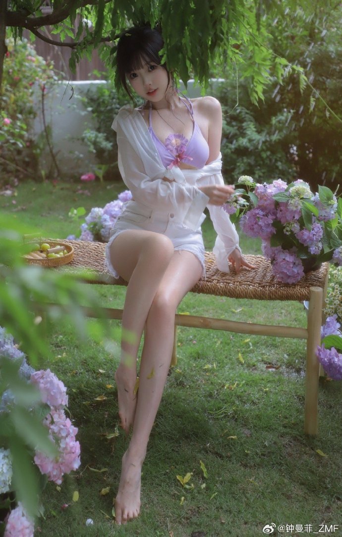 芭比 封面